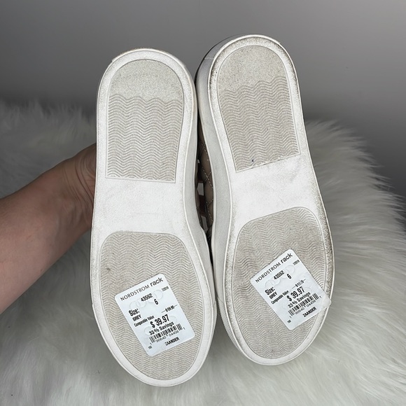 Steve Madden | Zaander Slip-On Sneaker - Gray - Picture 11 of 11